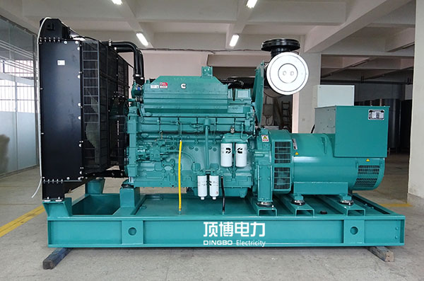 重慶康明斯600kw（型號(hào)QSKTAA19-G11X）柴油發(fā)電機(jī)組主要技術(shù)參數(shù)