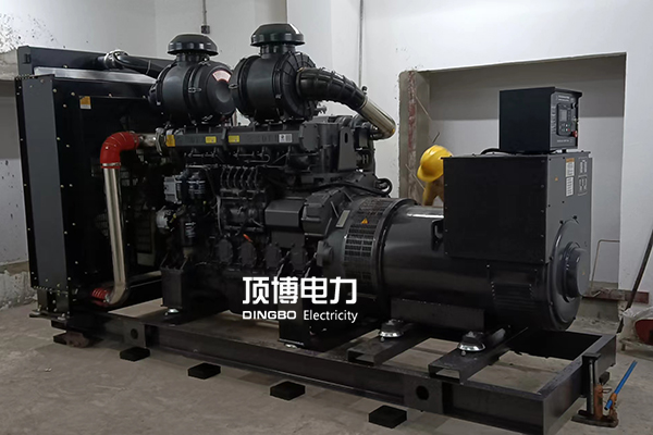 柴油發電機組油箱蓋上為什么要留一只小氣孔？