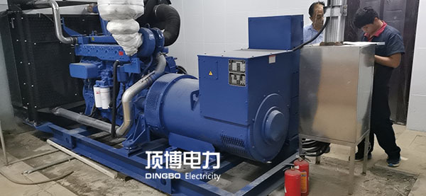 注意！柴油發電機上或周圍的灰塵、泥土和異物也是引起火災或機組過熱的原因